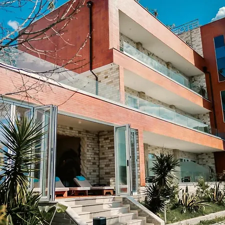 Festim Hotel Kanine